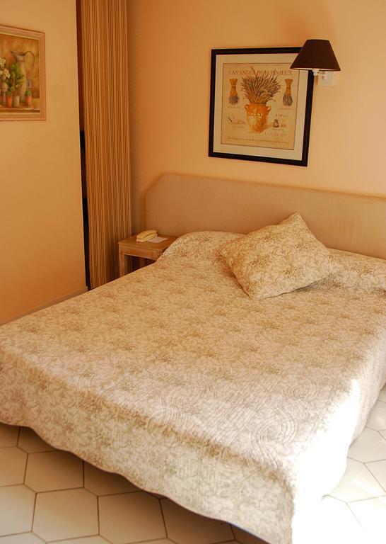 Hotel Les Mazets Des Roches Tarascon Pokój zdjęcie